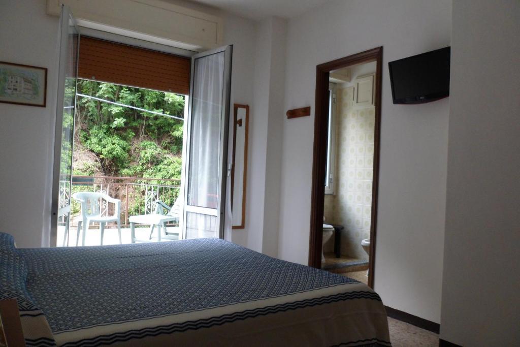 Albergo Ristorante Regina Bognanco Rum bild